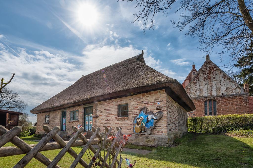 Hexenhaus Auf Ruegen Lägenhet Rappin Exteriör bild