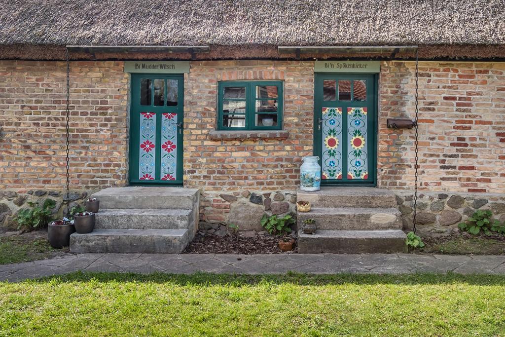 Hexenhaus Auf Ruegen Lägenhet Rappin Exteriör bild